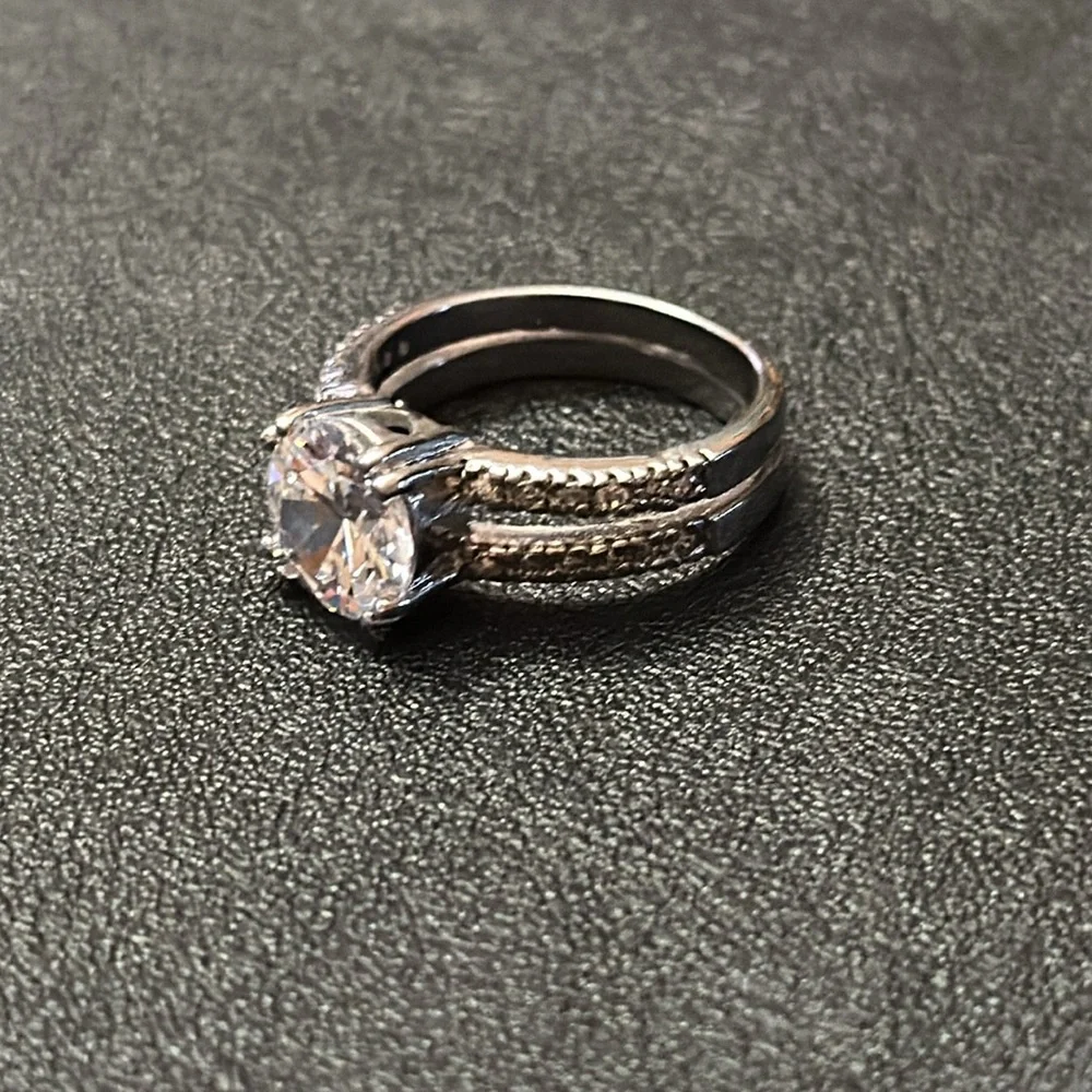 Round Turmaline With Rhodium Plated Silver-Tone Size 8.5 Ring
